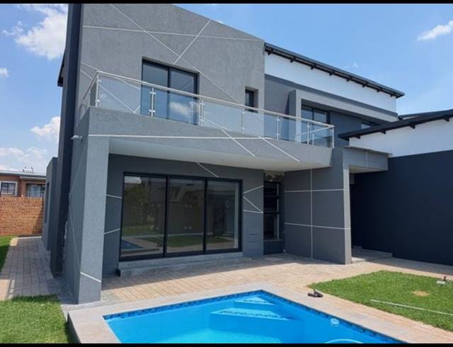 4 BEDROOM HOUSE FOR SALE IN FOUNTAINBROOK ESTATE